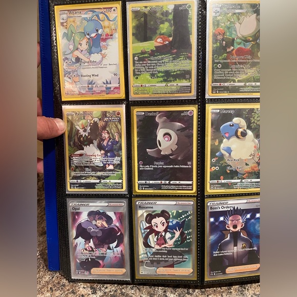 Pokémon Collection - Picture 4 of 16